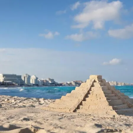 Villa Aurora Beautiful Beachfront Apartment Cancun Exterior photo