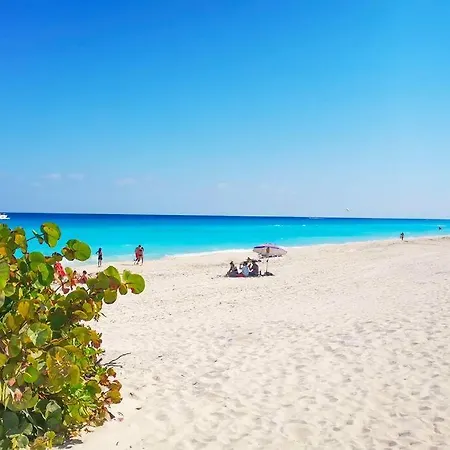 Villa Aurora Beautiful Beachfront Apartment Cancun Exterior photo