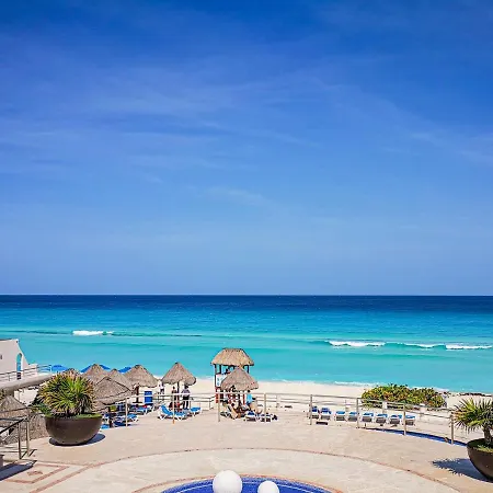 Villa Aurora Beautiful Beachfront Apartment Cancun Exterior photo
